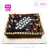 Koleksi kue : Birthday Cake with Strawberry Topped